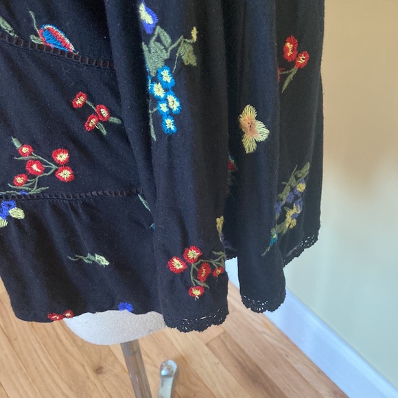 Boho Knit L/S top. Like new! Embroidered details - Picture 3 of 6